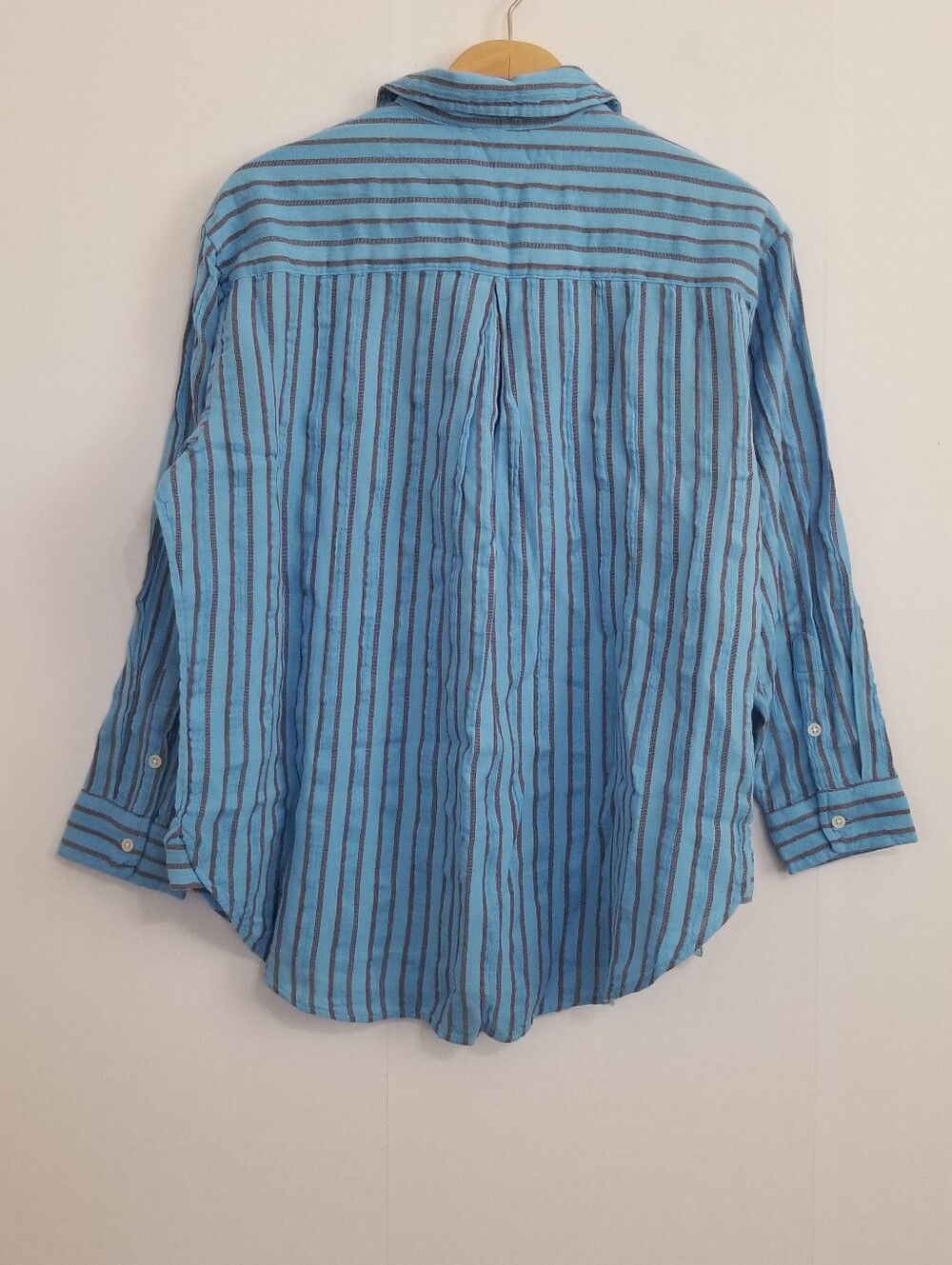NWT Aerie Blue Striped Gauze Coverup Button Down Shirt Size Medium - Picture 5 of 9